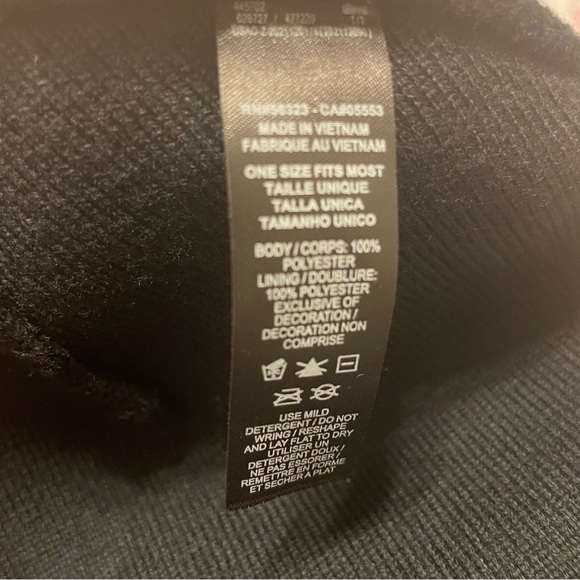 JORDAN Peak Essential Beanie in Black - Picture 5 of 6